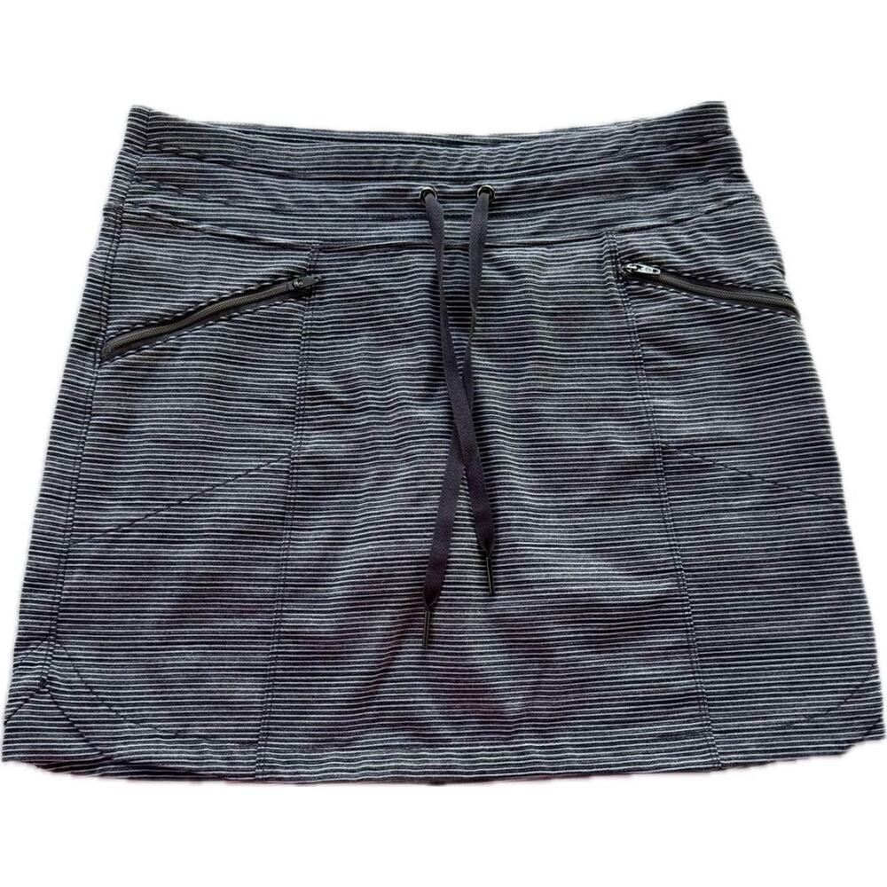 Athleta womans Modern Metro skort xs